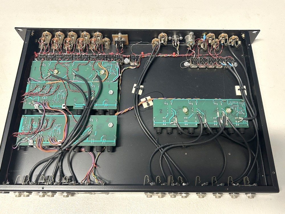 Custom Built Multi Amplifier Splitter Controller MIDI Iso Tranformers Axess Elec
