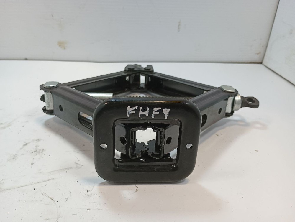 2017 ELANTRA Spare Tire Jack With Tools (12848801