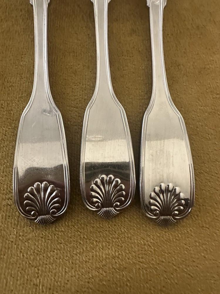 —(3) — Mikasa Sheldon Satin Dinner Forks () - SHELL PATTERN