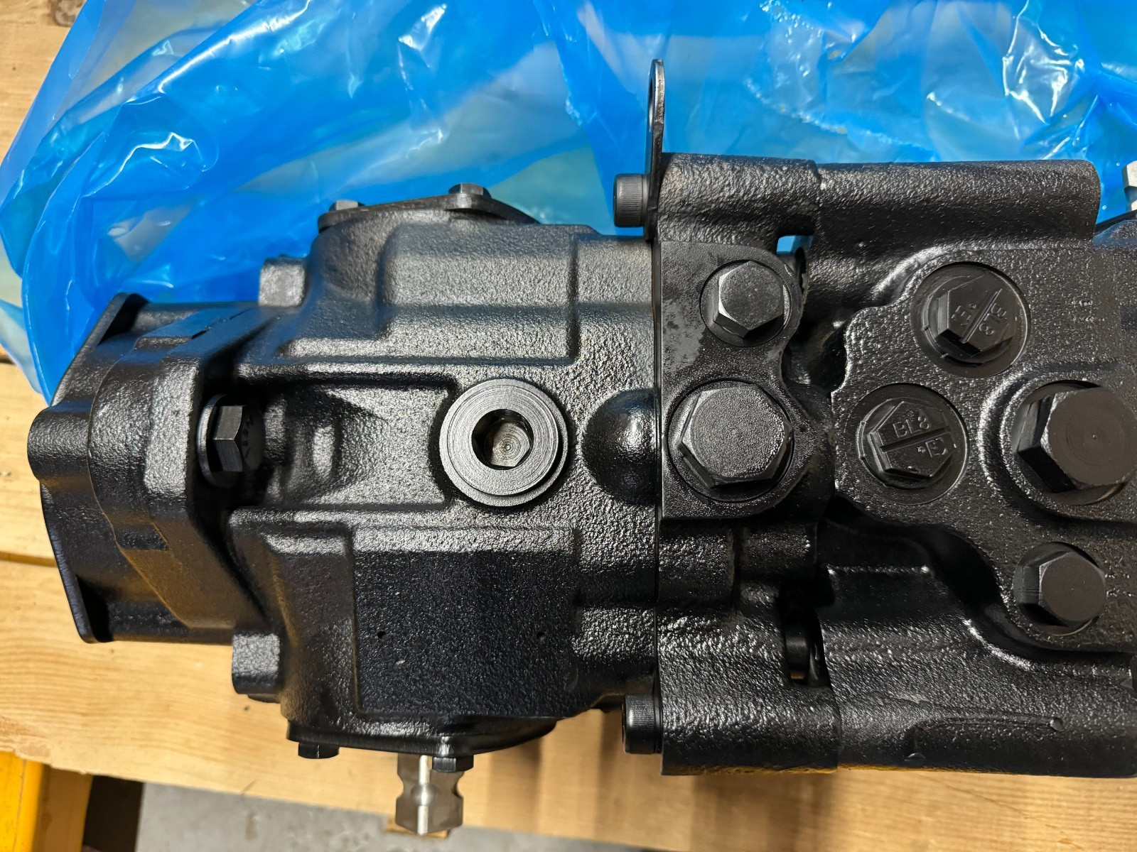 Tandem Danfoss MPT044DAWSJBABAAA Hydraulic Axial Piston Pump Series 40