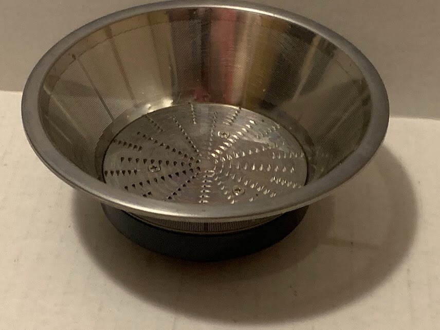 The Sharper Image Juicer Feeder Blade Filter Model HR-650-1 Replacement Part