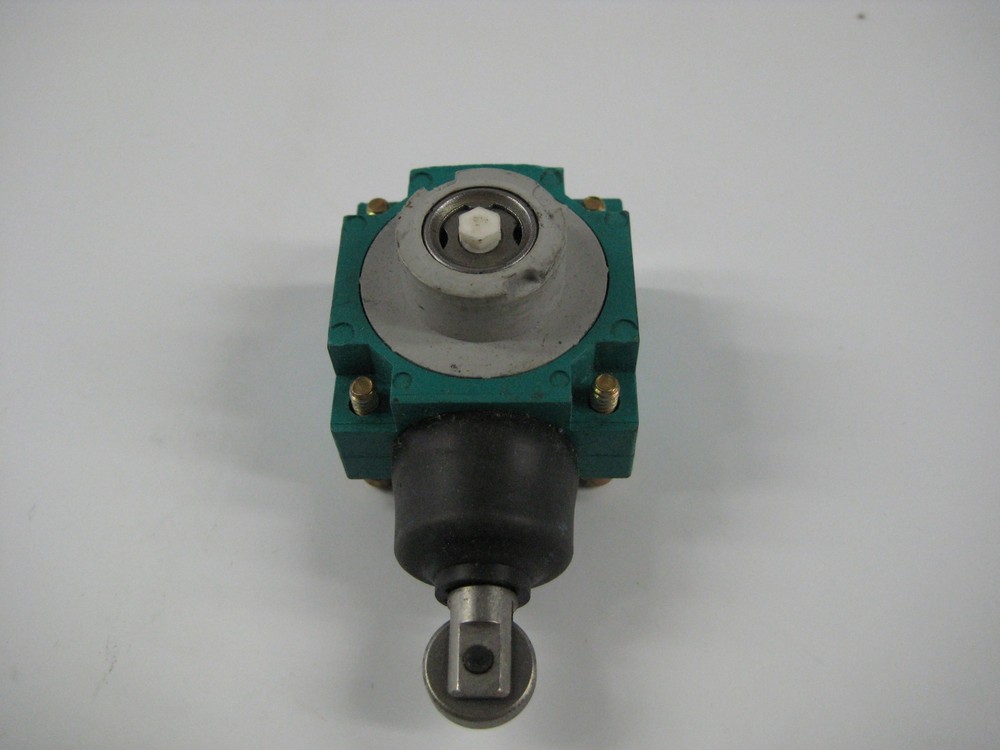 C&K 7201 MINIATURE TOGGLE SWITCH (AS PICTURED) NSNP
