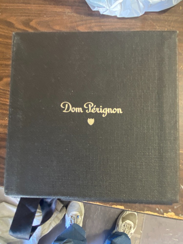 DOM PERIGNON Empty Box & Pamphlet - Vintage 2010. GOOD Condition.