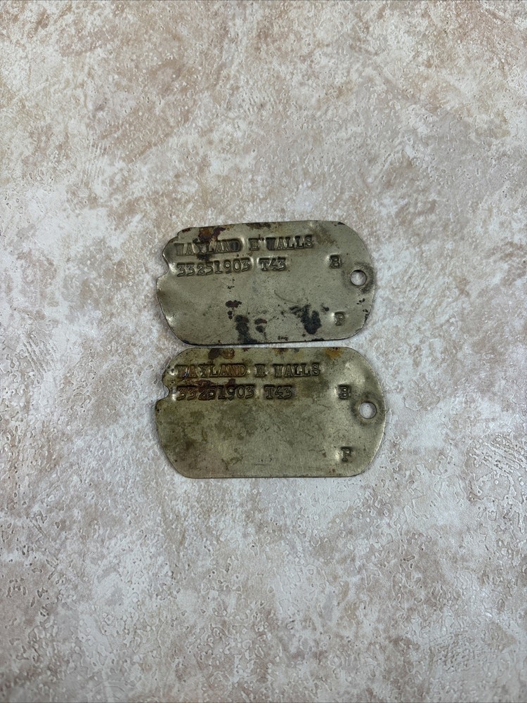 WW2 U.S. Army Set Notched Dog Tags Wayland Walls 33251903 T43