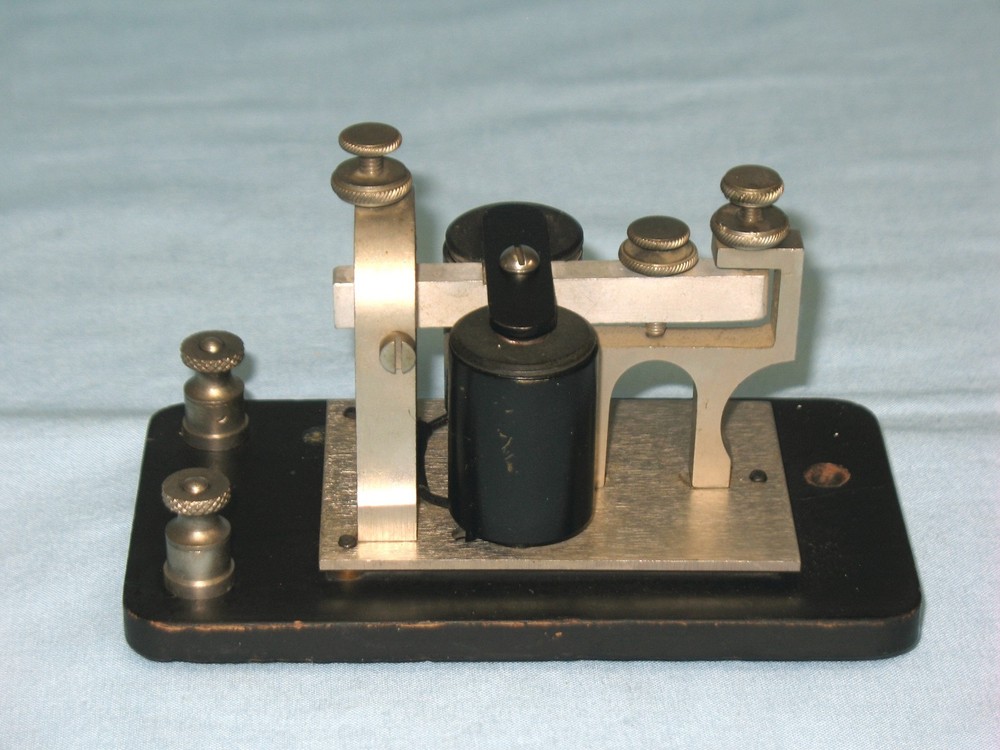 VINTAGE ~ J. H. BUNNELL & CO ~ MORSE CODE SOUNDER ~