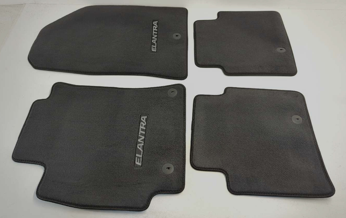 New OEM Genuine Hyundai Floor Mats 2017-2020 Elantra Black Carpet F2F14-AC001