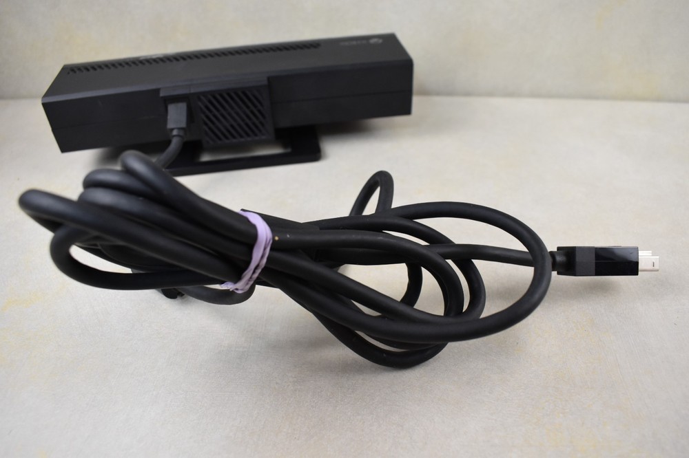 Microsoft Xbox One Kinect Wired Motion Sensor Black Model 1520 OEM