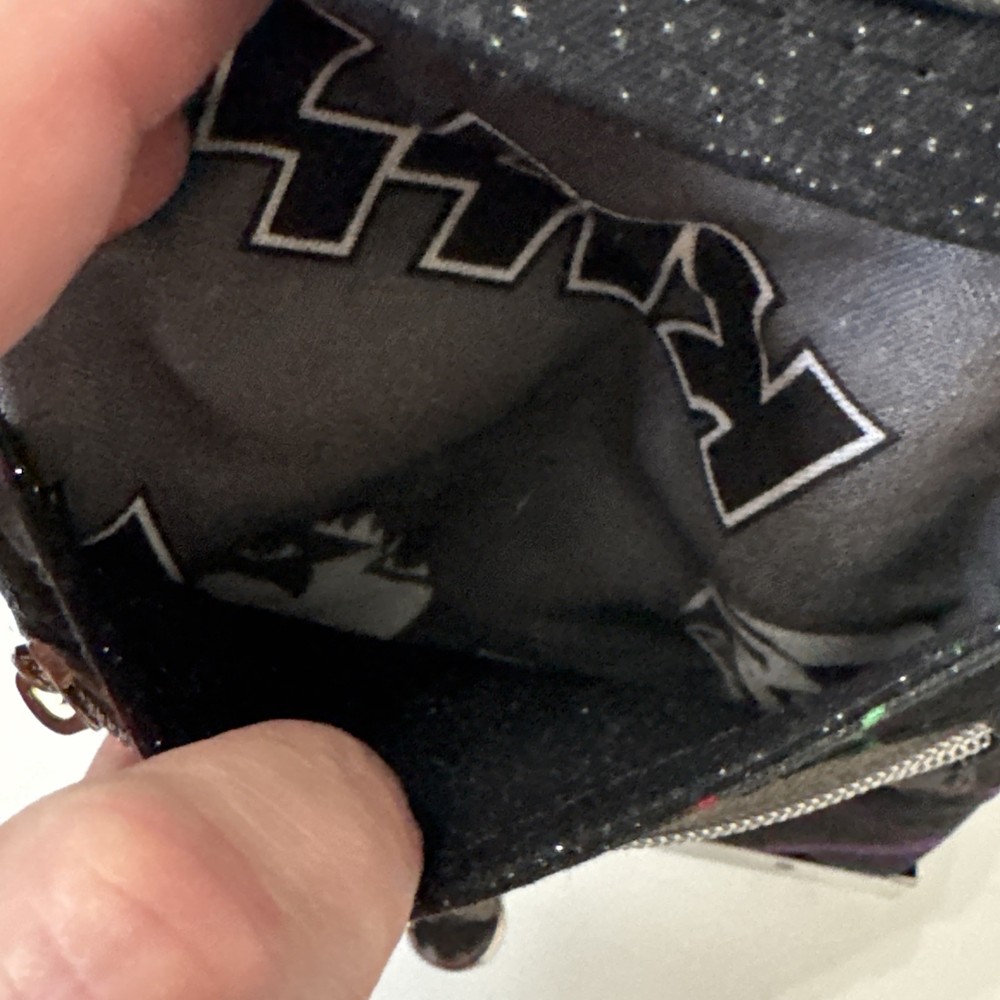 JML Handmade Kiss Wallet, 4" x 4" x 1 When Closed