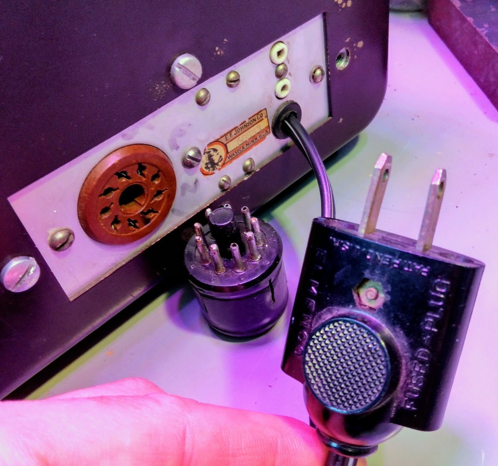 JOHNSON VIKING RANGER TRANSMITTER - FULLY FUNCTIONAL - SN:60853