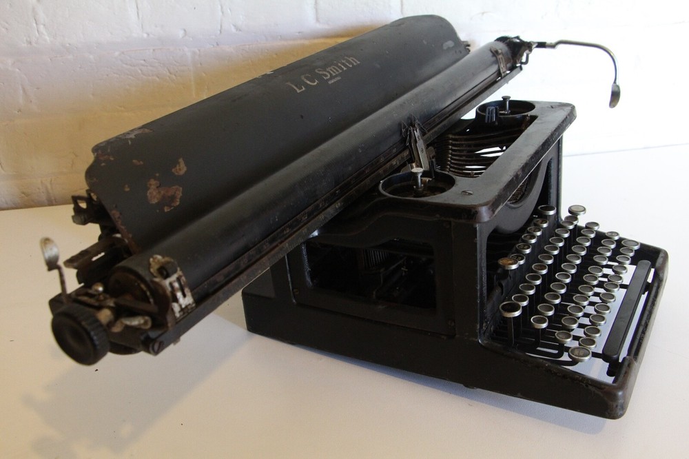 Antique LC Smith Typewriter - Extra long bar - Rare Typewriter