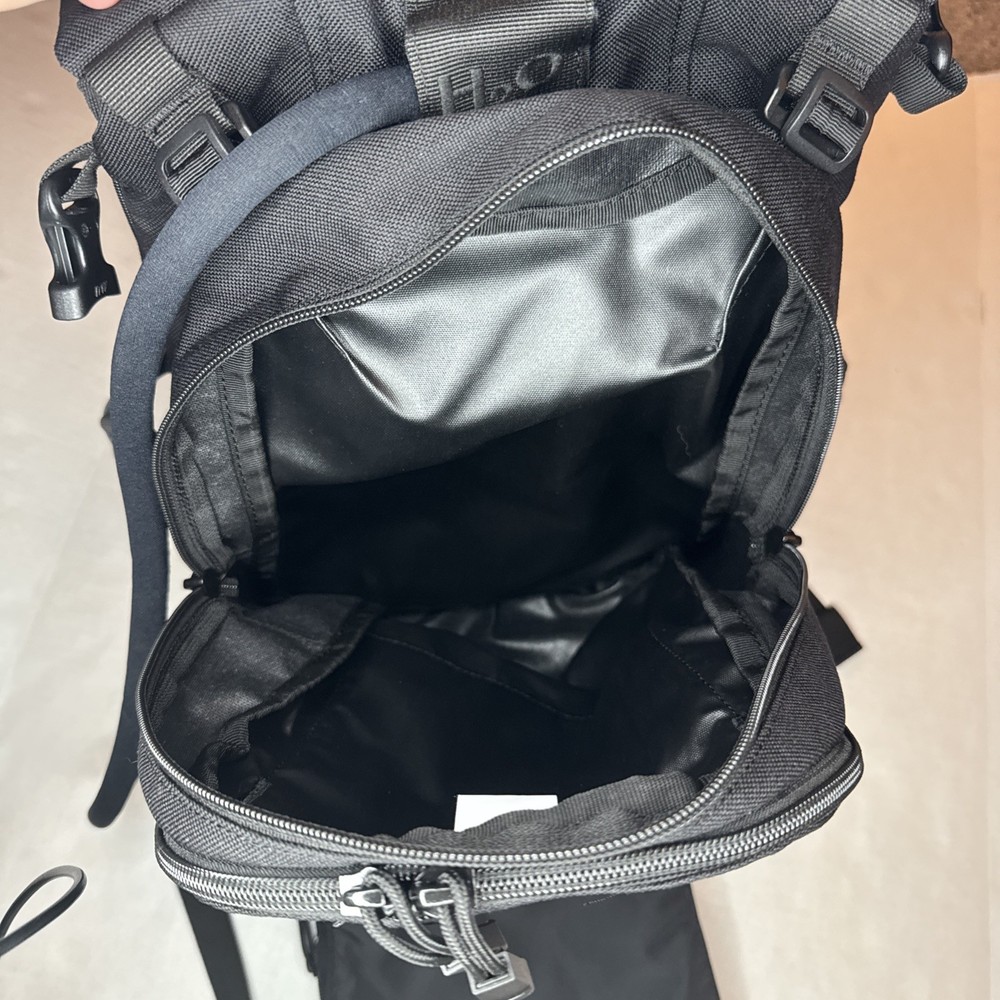 CamelBak Maximum Gear Black Tactical Hydration Pack 64oz Bladder MOLLE Backpack