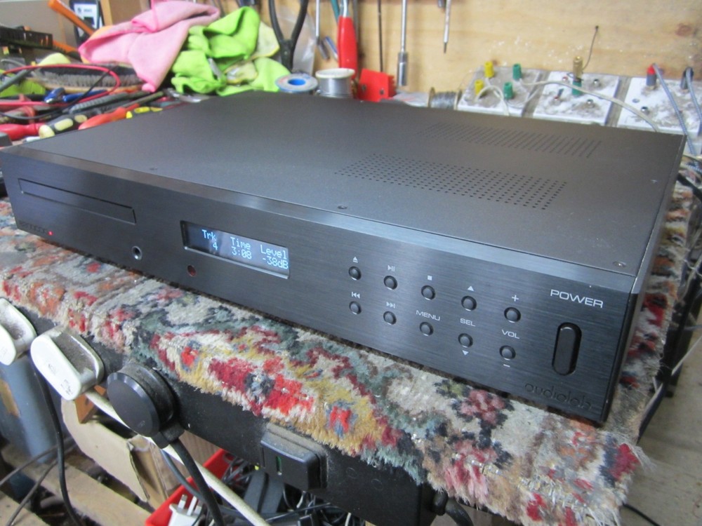AUDIOLAB 8200CDQ PRE-AMP/DAC CD PLAYER