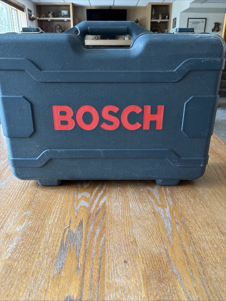 Bosch 1617EVSPK Plunge and Fixed-Base Router Kit