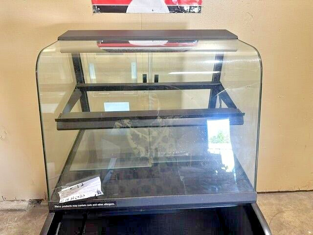 STRUCTURAL CONCEPTS OASIS BAKED GOOD DISPLAY W/REFRIGERATED BOTTOM DISPLAY CASE