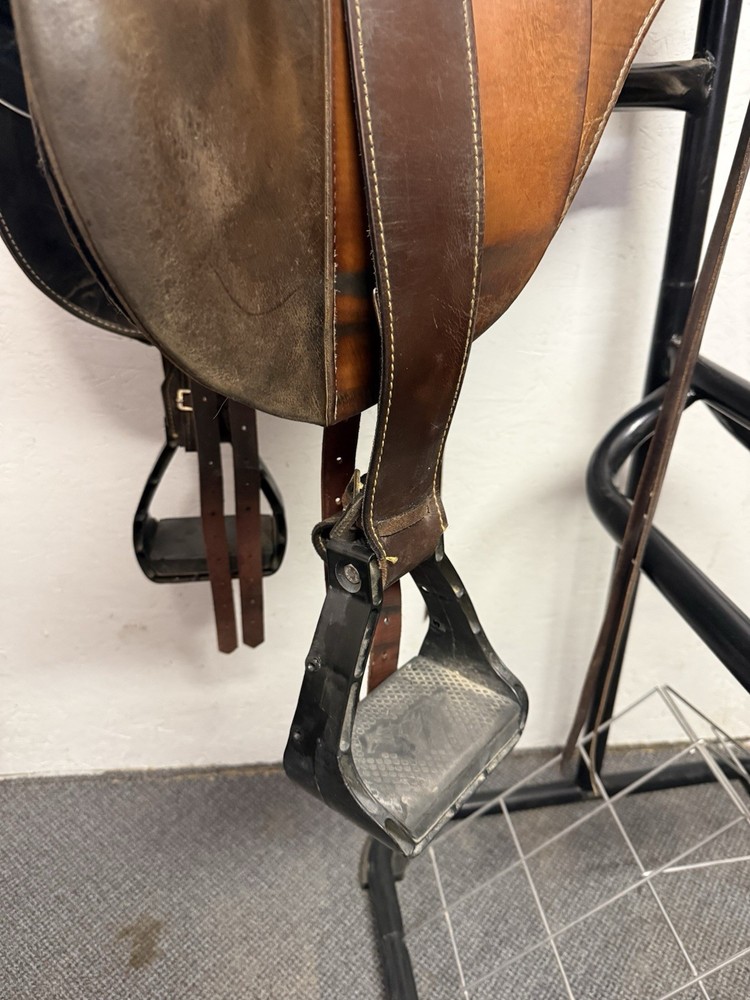 Specialized Saddles 15”.