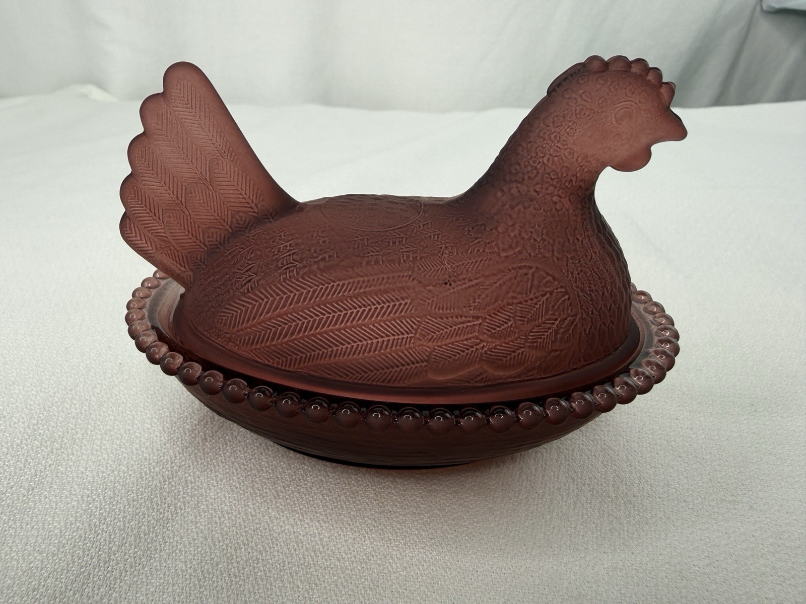 New Production Indiana Style Hen On Nest Glass Chicken Dish Satin Coffee