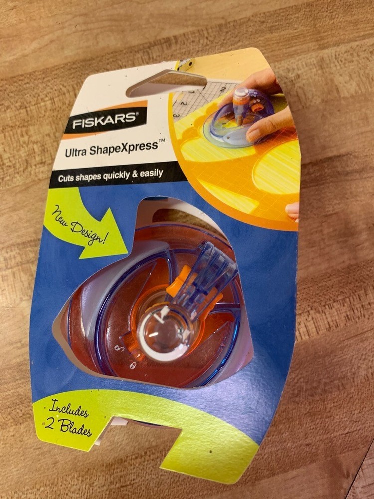 Fiskars Ultra Shapexpress Starter Set - cutter and circle shape template
