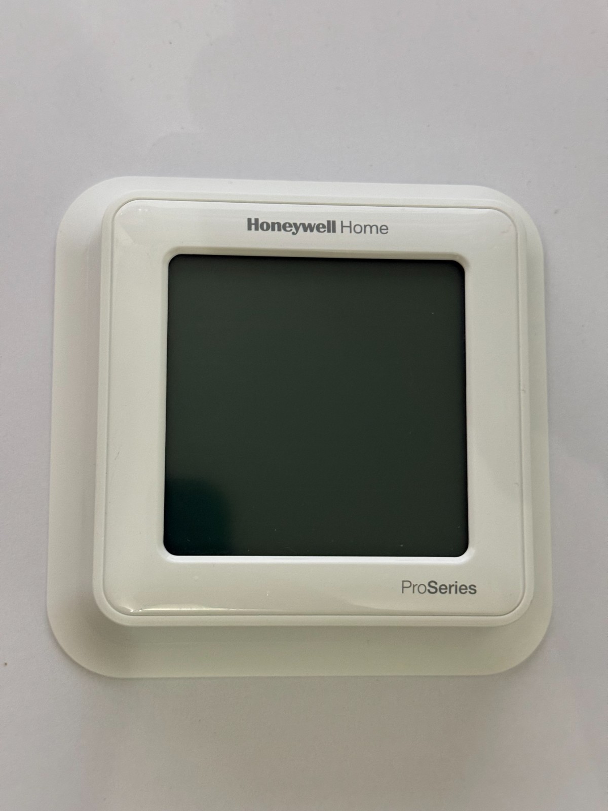 Honeywell T6 Pro Series Z-Wave Programmable Thermostat - White (TH6320ZW2007)