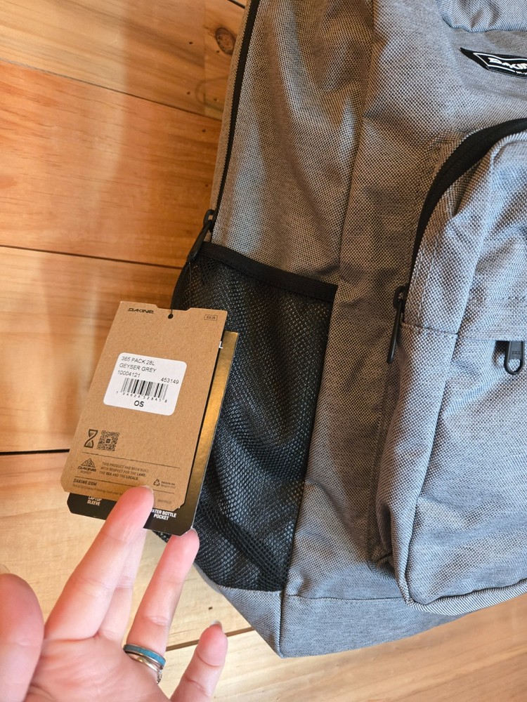 NWT Dakine 365 Backpack Gray/Black Backpack Computer Compartment