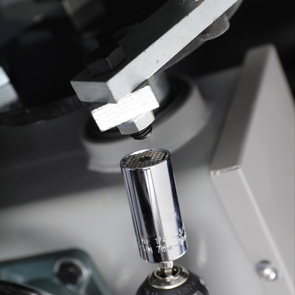 Universal socket with drill adapter, suitable for 1/4-3/4"