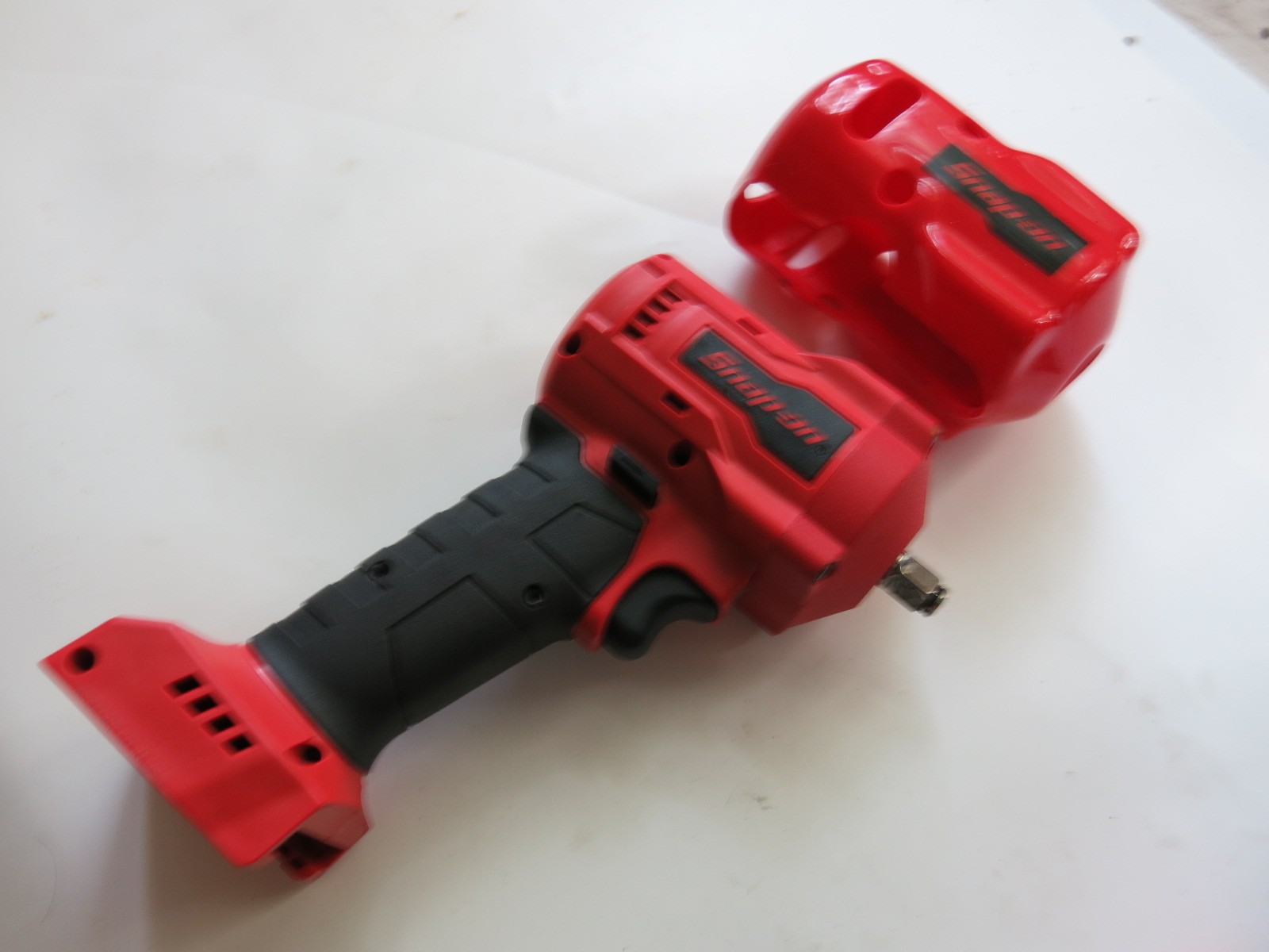 Snap On CT9038 Red 3/8” 18v Lithium Brushless Stubby Cordless Impact Wrench Nice