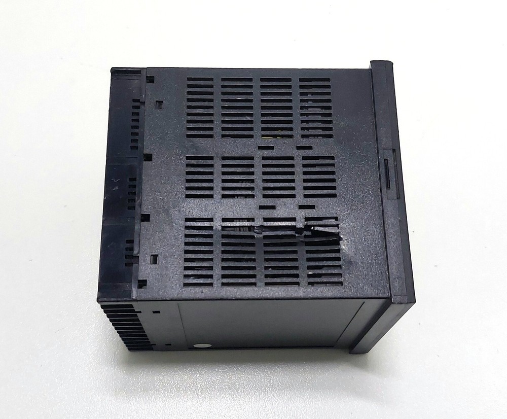 Nippo NR9-MNPPNNNPW Temperature Controller B2912-1559
