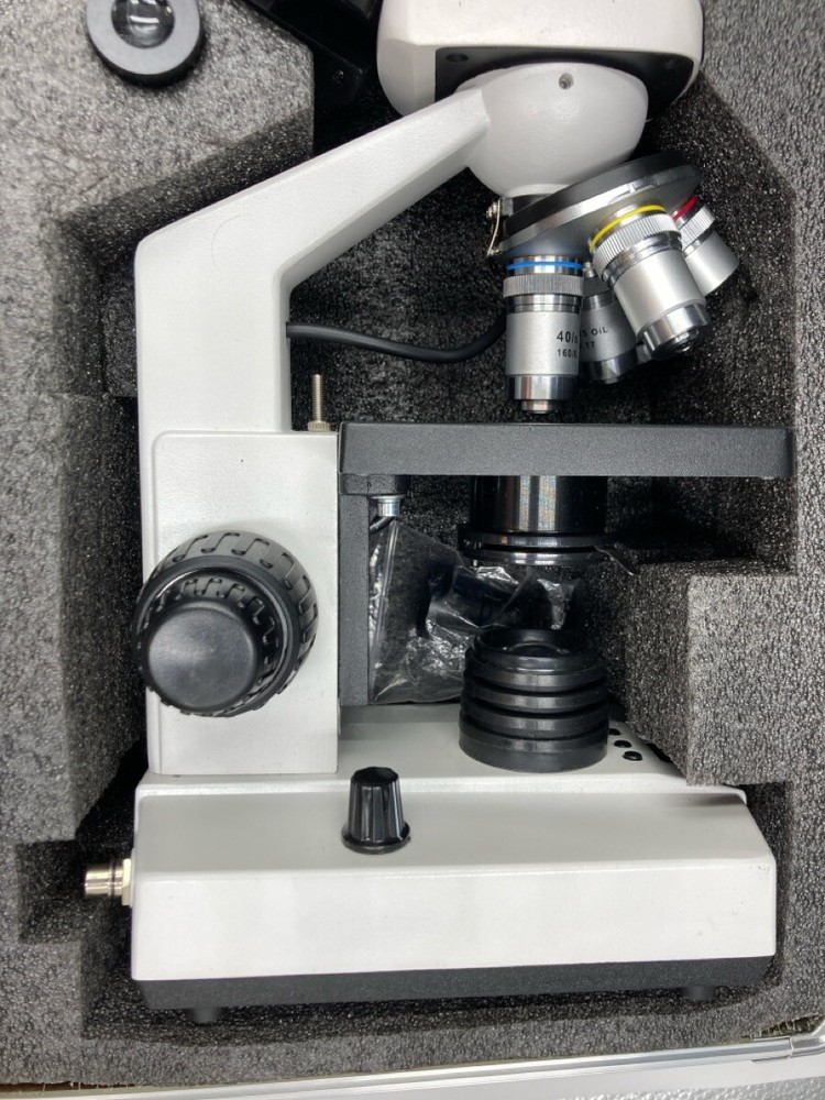 EDKKIE DIGITAL MICROSCOPE WITH CASE AND EXTRAS (EL1102641)