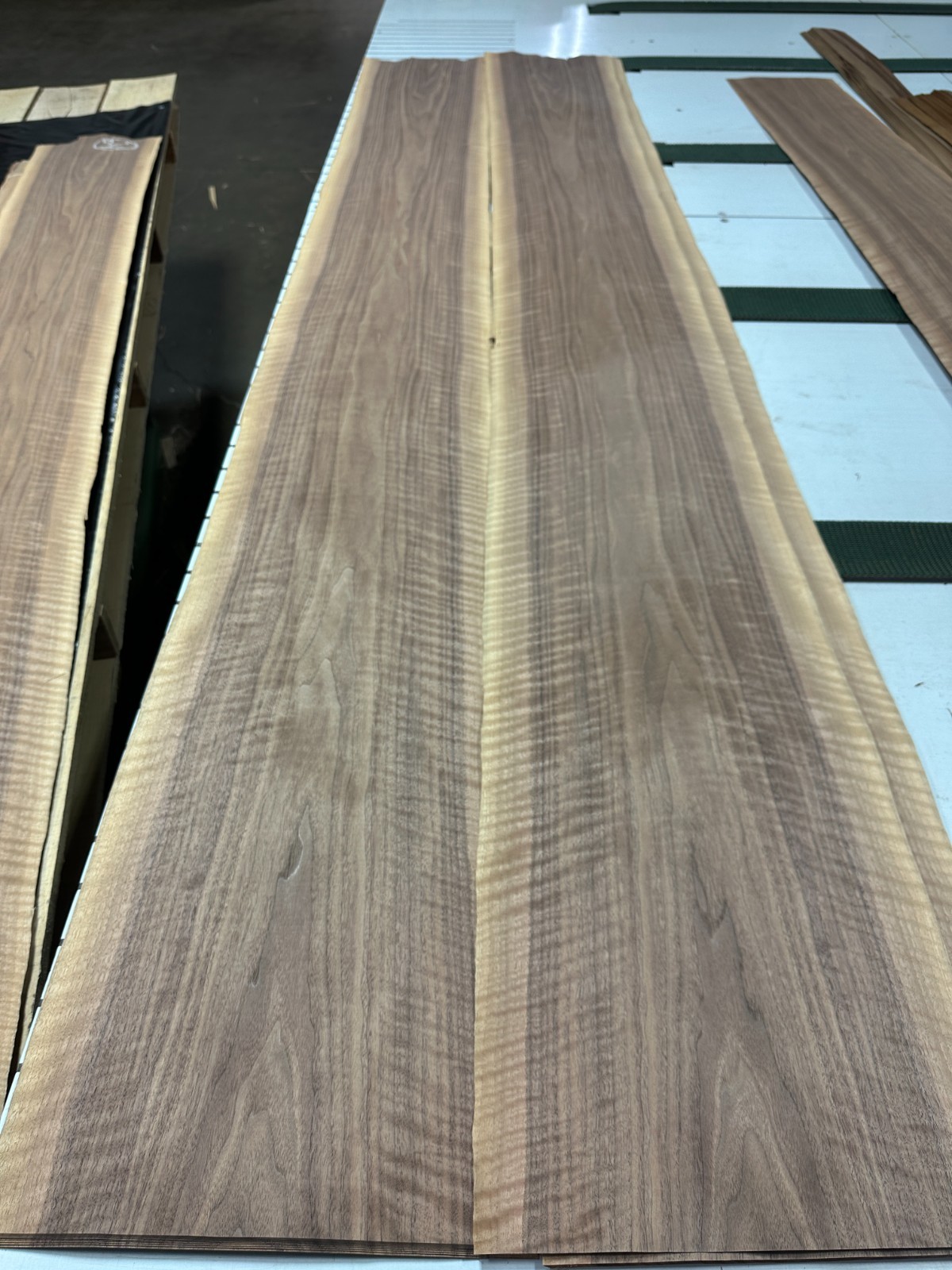 Walnut Raw Wood Veneer 2 sheets 100'' x 12'' 320K