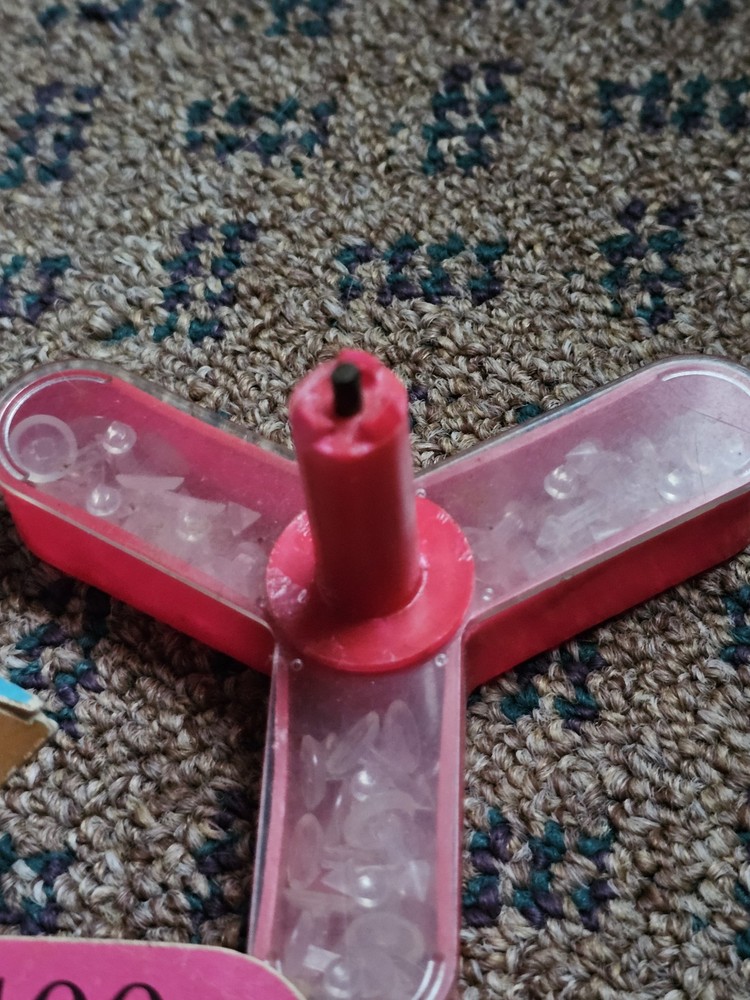 Vintage Pixie Bow Maker with 200+ Pins CT1