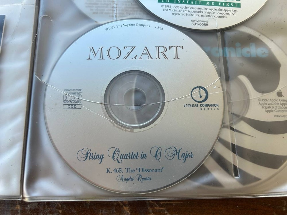 Apple Macintosh Compact Discs CD-ROM Sampler Lot w Case Nautilus Kodak