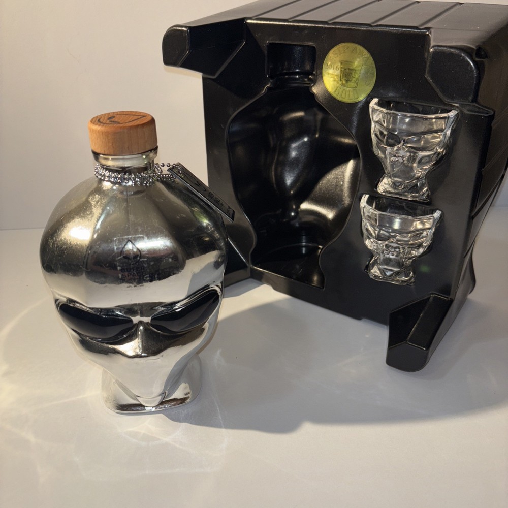 LARGE OUTER SPACE VODKA ALIEN HEAD EMPTY BOTTLE LIMITED EDITION BOX SHOT GLASSES