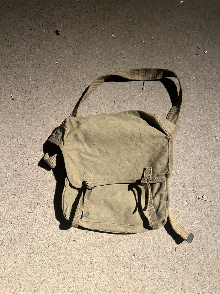 WW2 US Marine Corps Medical Pack Rare (EE440