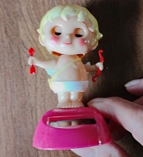 New Solar - Powered Valentine's Dancing/Blinking Cupid
