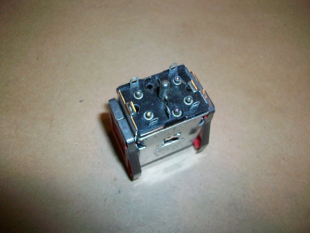 Master Specialites Indicator Lamp 12-22 NEW
