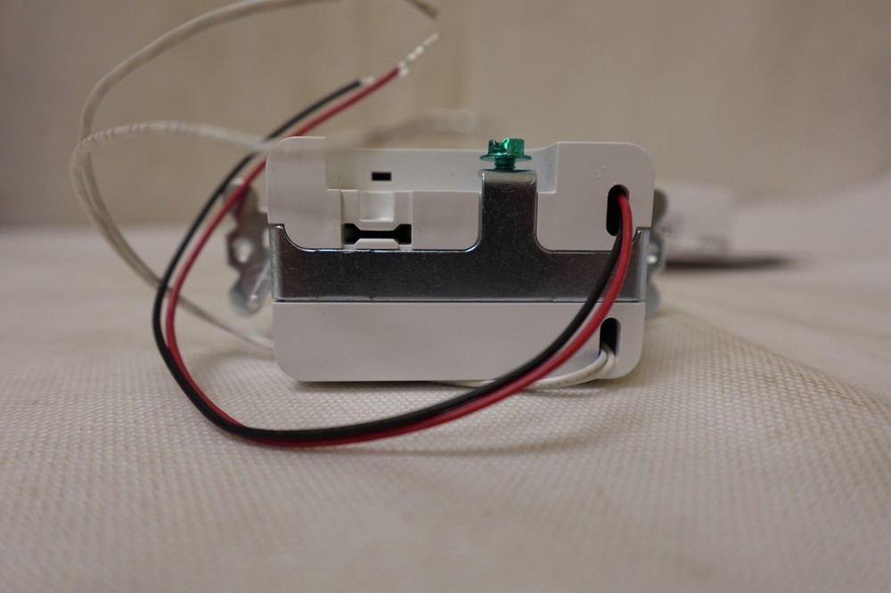 Acuity Sensor Switch 212F7M, SPODM SA WH, Low Voltage SwitchPod Vacancy Auto-On