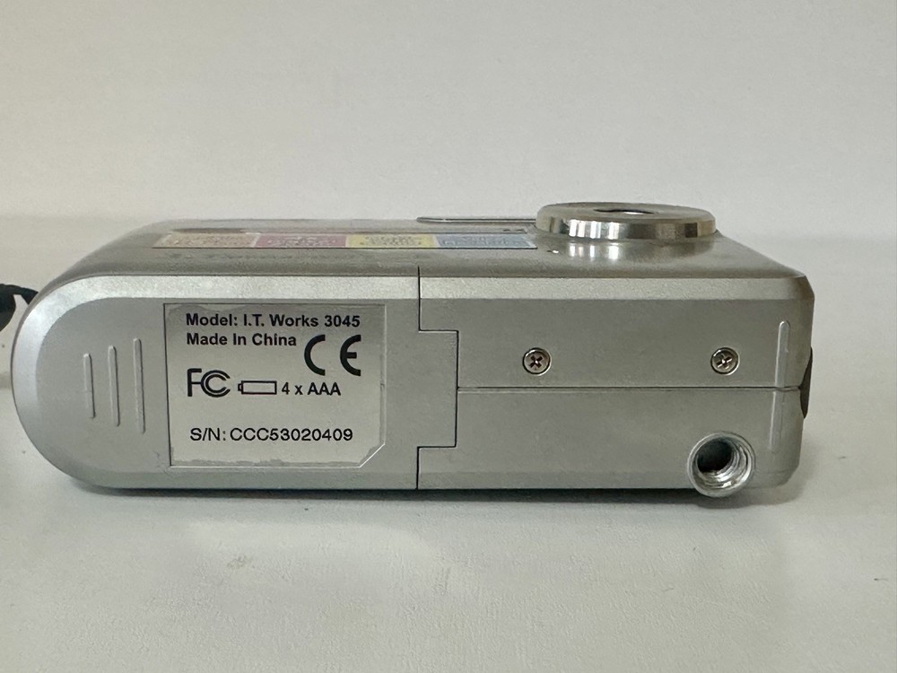 IT Works 3045 3.1MP Compact Digital Camera Silver, Fully working