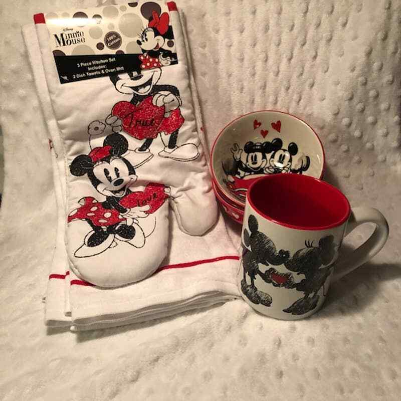 Mickey & Minnie True Love Bundle