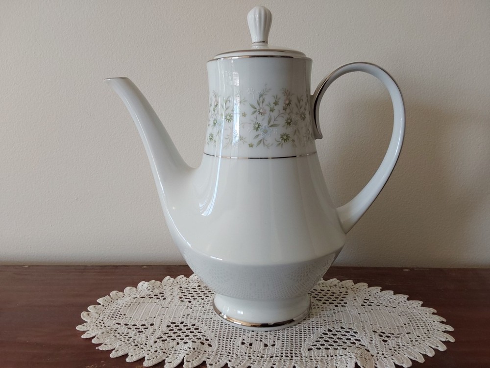 Noritake "Savannah"  Pattern No. 2031 Coffee Pot