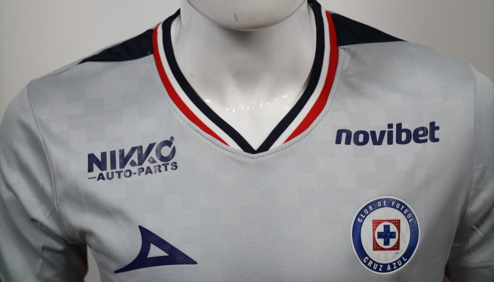 CRUZ AZUL VIS 25/26 CON PARCH LIGA MX (Talla Reducida) slim fit LEER DESCRIPSON