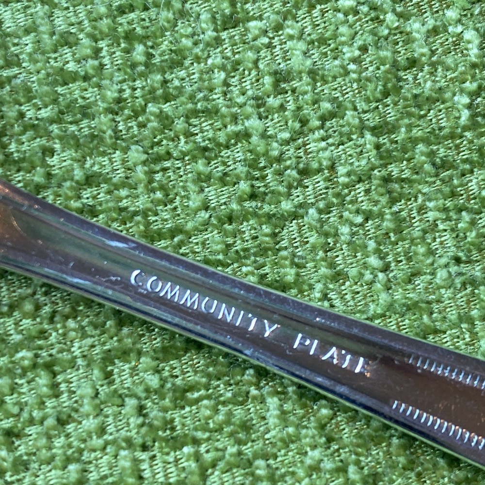 Oneida Silverplate GROSVENOR 1921 Medium Solid Cold Meat SERVING FORK No Mono