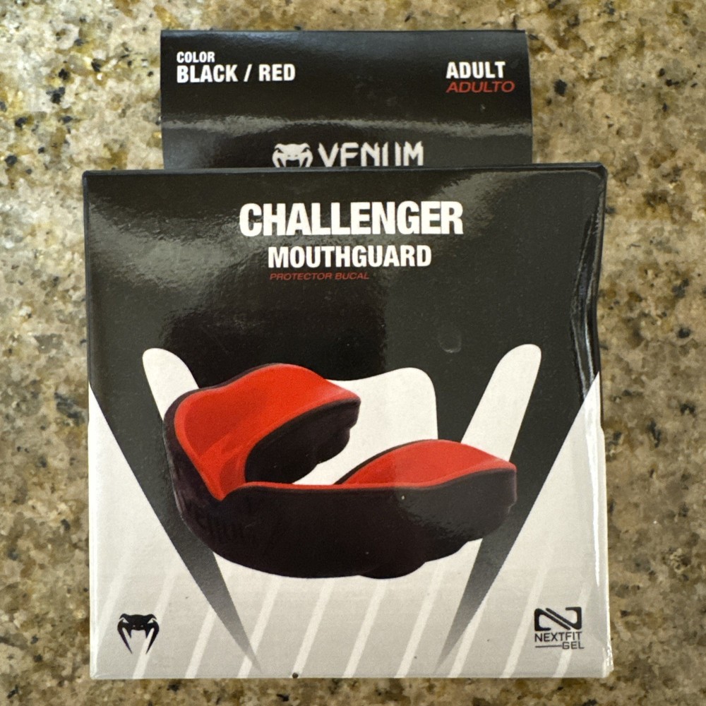 Venum Challenger Mouthguard - Red/Black