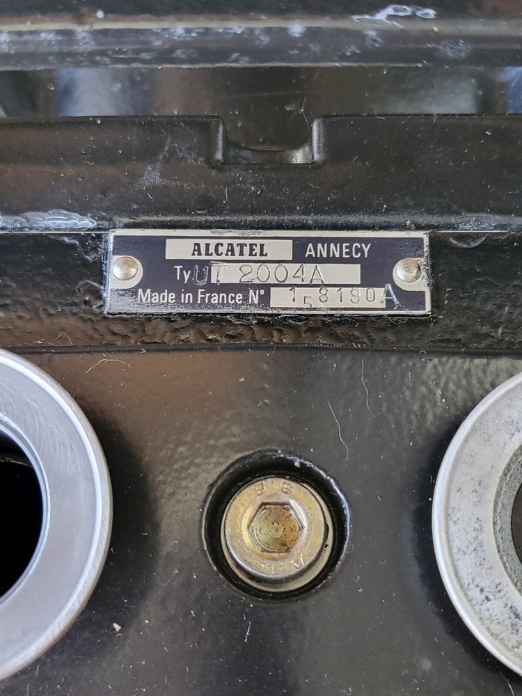 ALCATEL 2004 / 2004A DUAL STAGE VACUUM PUMP - USED/FUNCTIONING