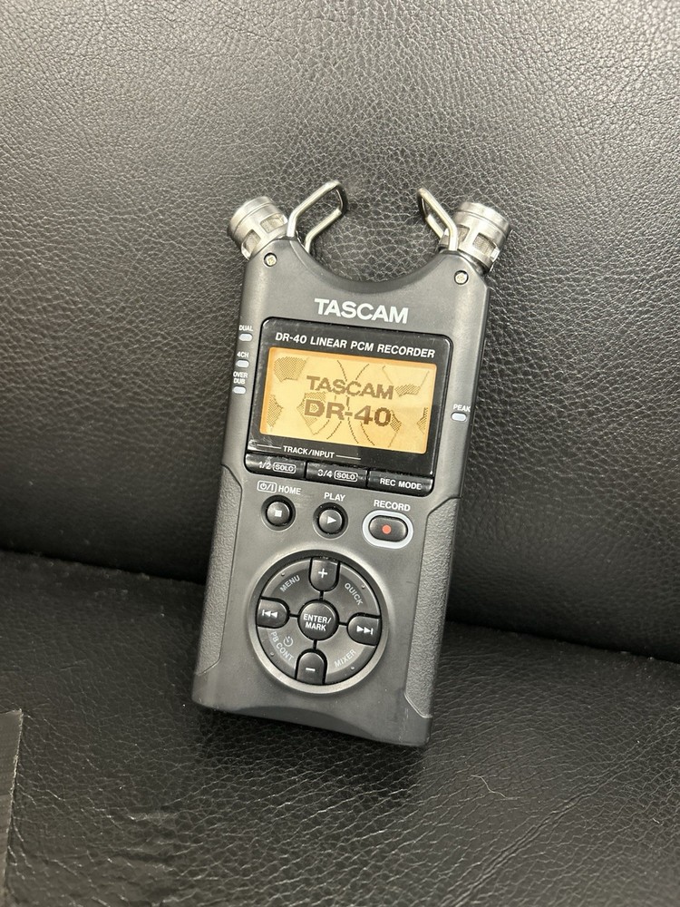 TASCAM DR-40 Linear PCM Digital Recorder
