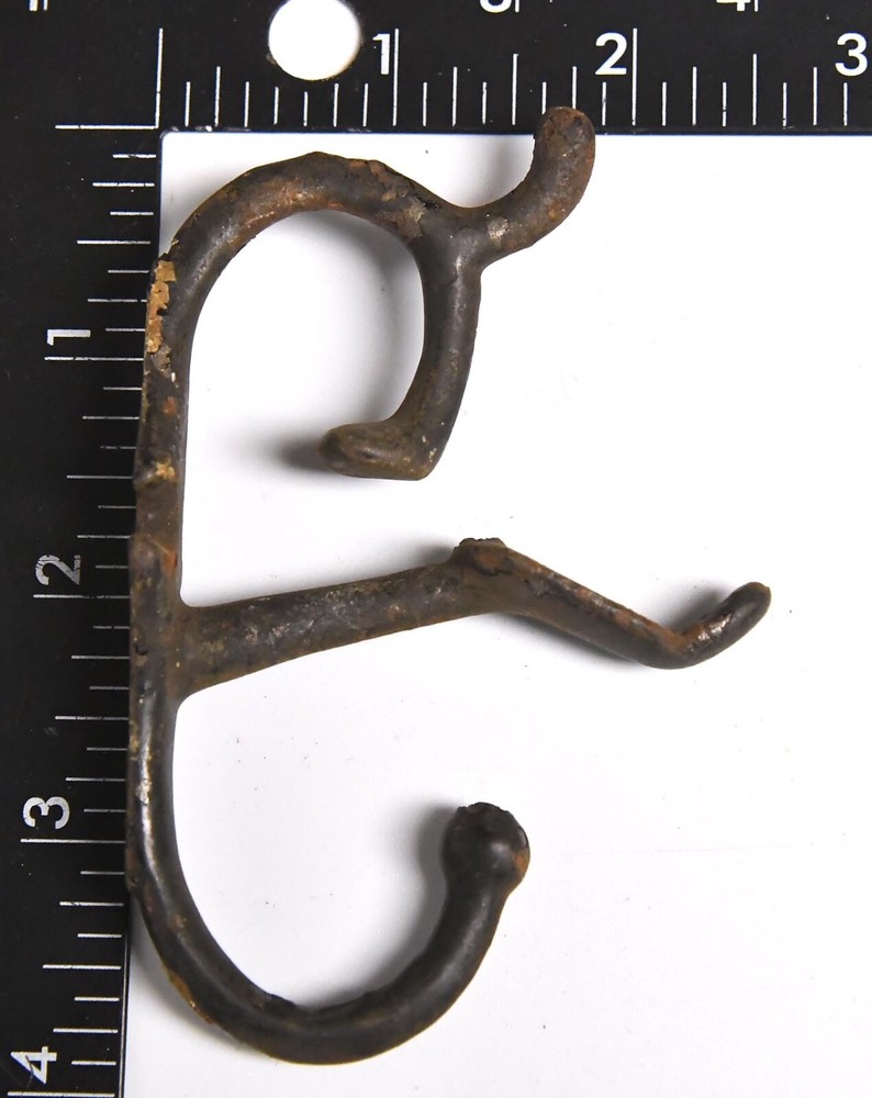 4 UNIQUE THREE PRONG HAT OR COAT WALL MOUNT HOOKS
