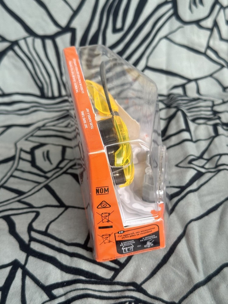 Hexbug Micro Robotic Creatures Mechanical Wasp Yellow R/C Remote Control New Nib