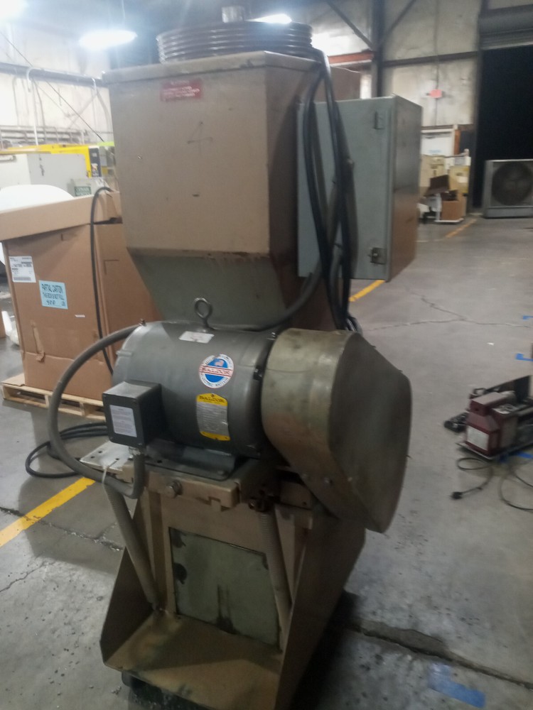 Nelmor 2RG11 Grinder / Granulator Plastic Processing Used, Works but Need Pulley