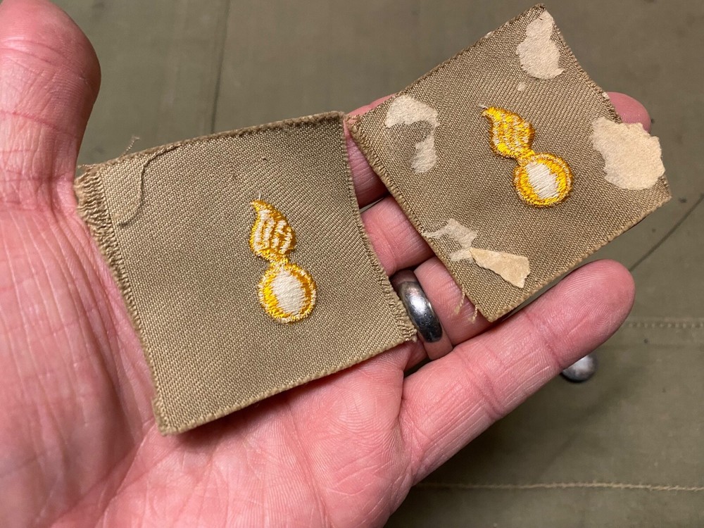 ORIGINAL WWII US ARMY CLASS A JACKET & SHIRT SEW ON "ORDNANCE" OFFICER INSIGNIA