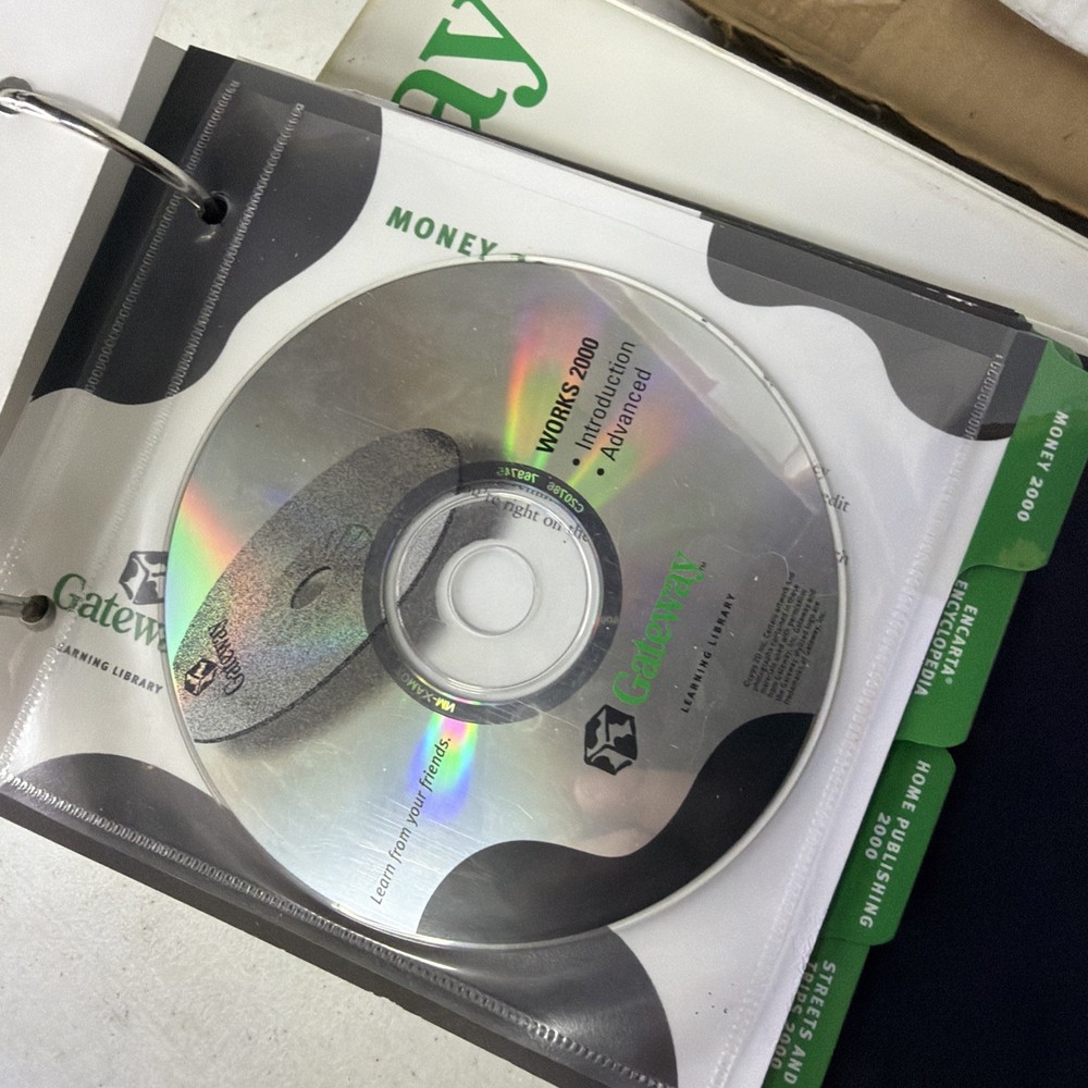Microsoft Works Suite 2000 - Complete 7 Disc PC CD-ROM & Gateway Library Set