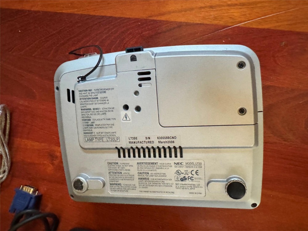 NEC LT20E Projector with Carry Case