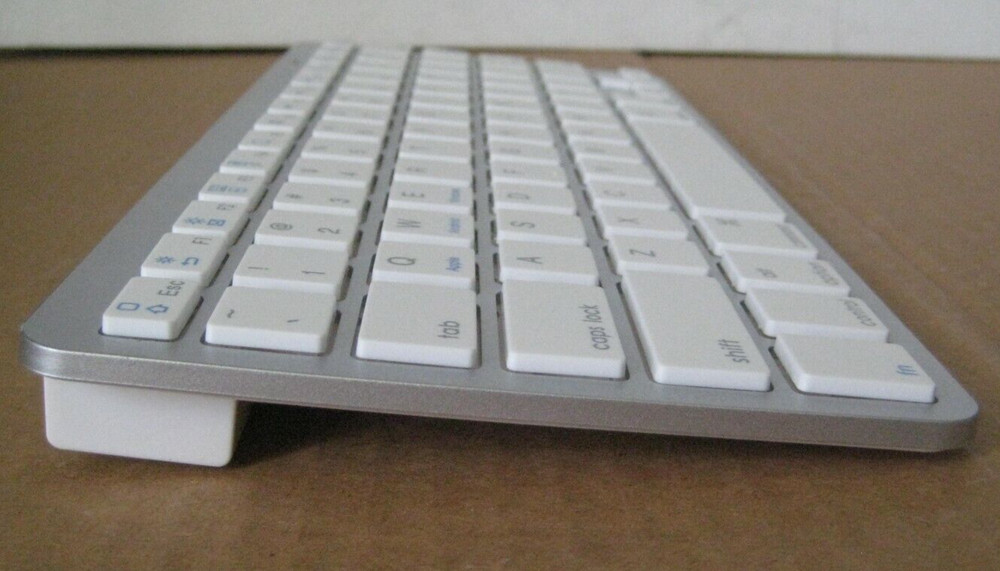 Buxton Bluetooth Keyboard Model SM-36749 White on Silver OPEN Box!!!